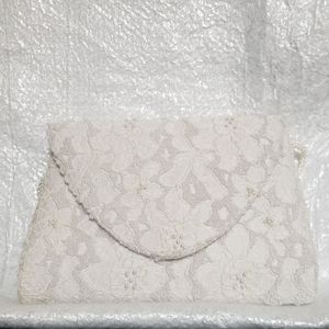 ❤Purse Embroidered off white